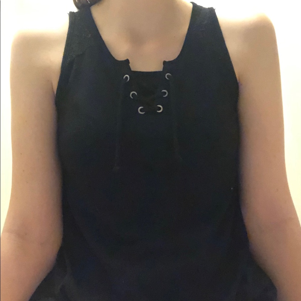 I am selling a black tank top from Kohl’s